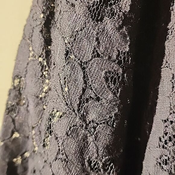 Torrid lace top size 4 - Picture 7 of 7